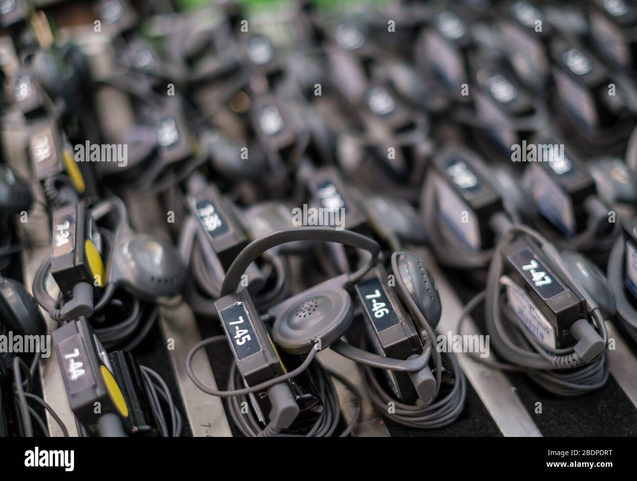 Apparecchiatura per l'ascolto dell'interpretazione simultanea Foto Stock