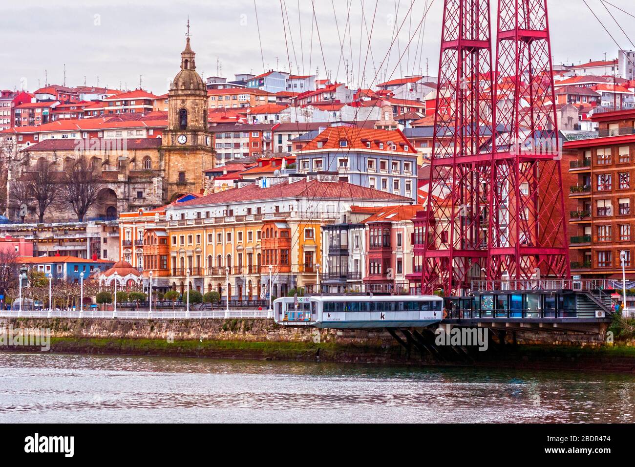 Puente Colgante de Bizkaia con Portugalete al fondo. Bizkaia. País Vasco. España Foto Stock