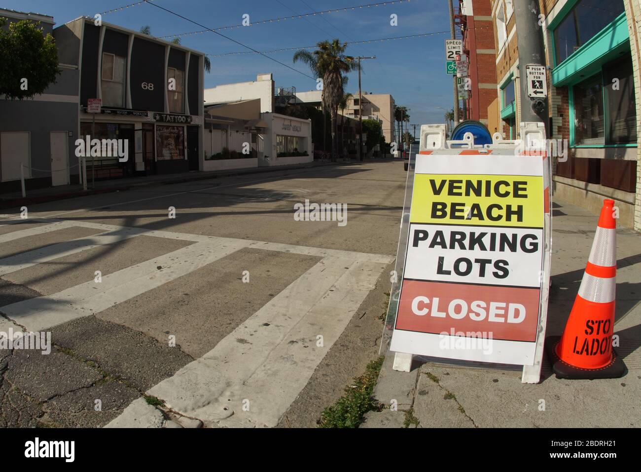 28 marzo 2020, Los Angeles, California, Venice Beach, Governor Newcom Ordine rimanere a casa, per curva il virus Covid 19. Foto Stock