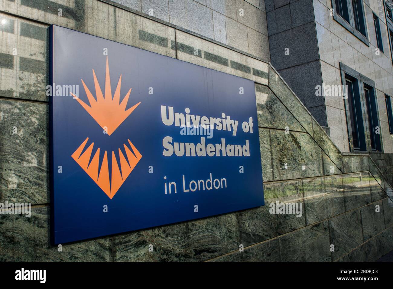 LONDRA - OTTOBRE 2018: Università di Sunderland a Londra - Campus Universitario a Canary Wharf, il centro finanziario e bancario di Londra Foto Stock