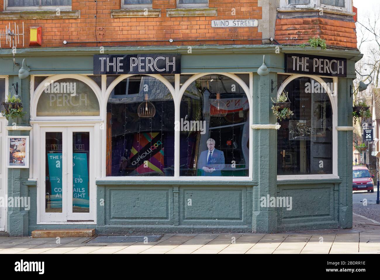 Nella foto: Un taglio Boris Johnson all'interno del bar Perch a Wind Street, Swansea, Galles, Regno Unito. Martedì 24 Marzo 2020 Re: Covid-19 Coronavirus pandemic, UK Foto Stock