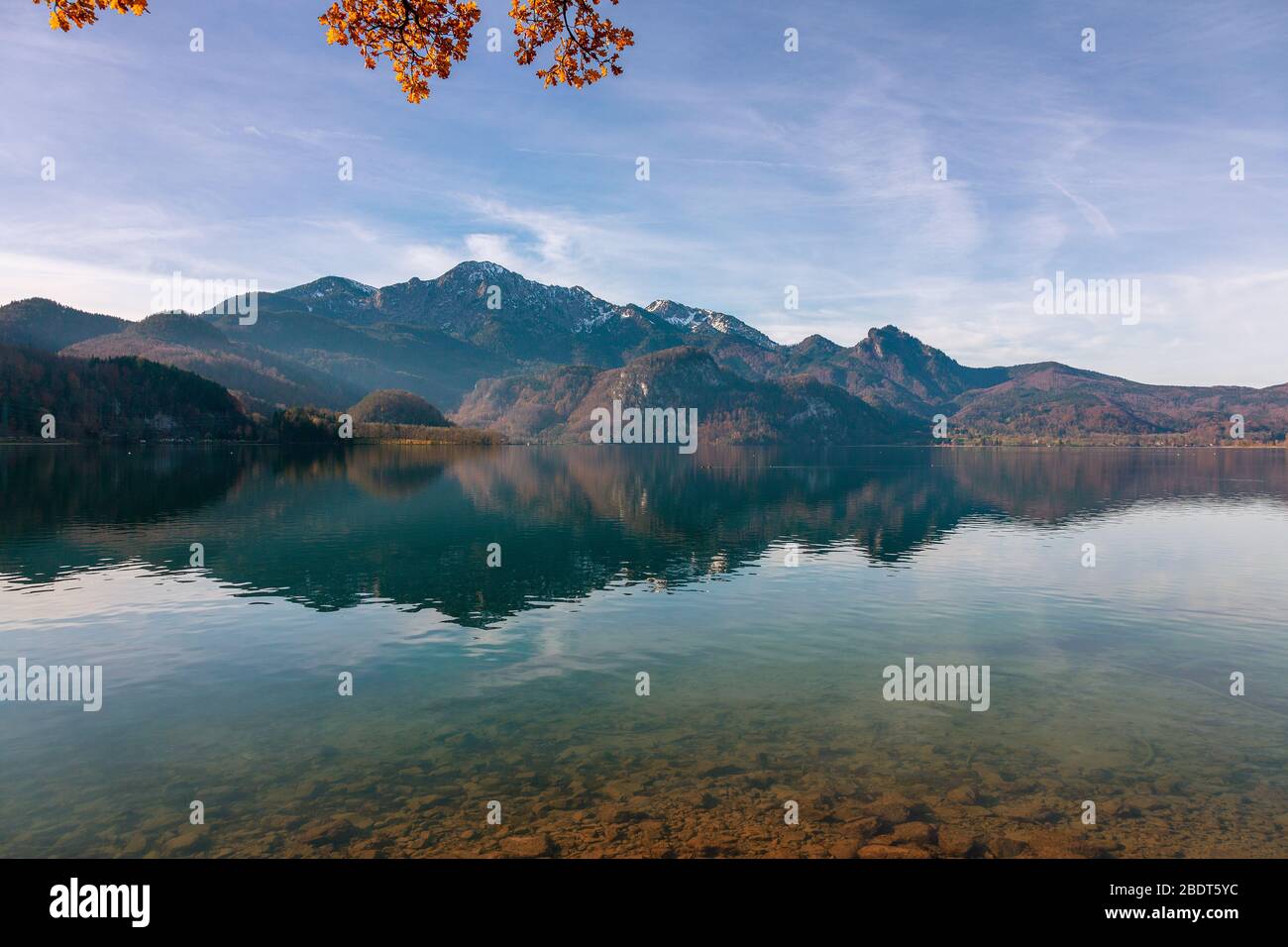 Lago Kochel in autunno, Germania Foto Stock