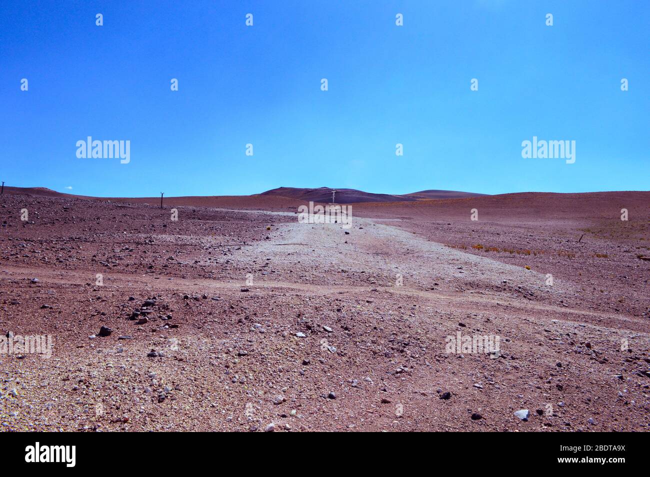 La fine della linea di zolfo diritta di 15 km che unisce la miniera Julia con la miniera la Casualidad. Salta, Argentina Foto Stock
