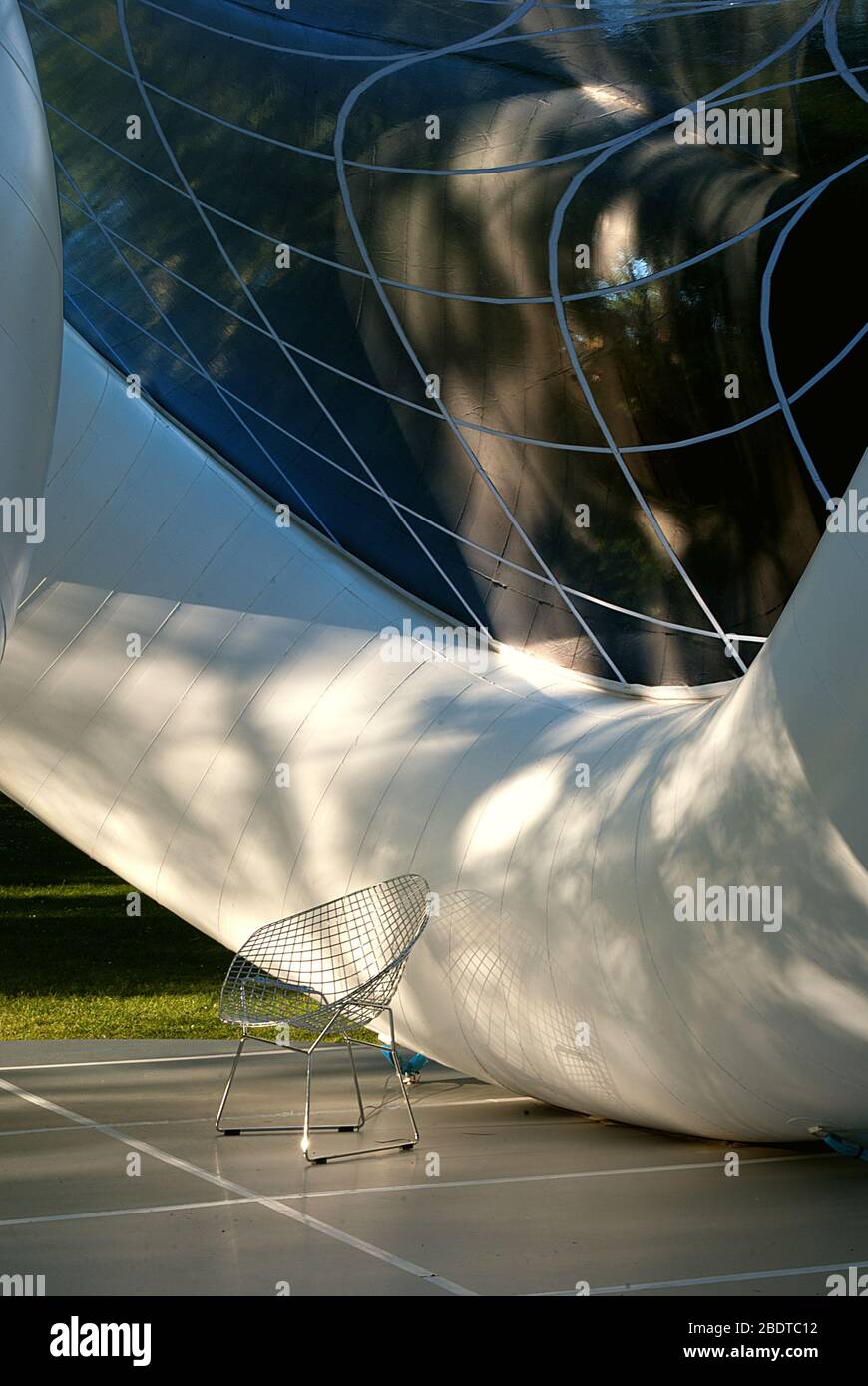 Triumph Pavilion Peace Pavilion, Museum Gardens, Cambridge Heath Road, Londra E2 di Atelier Zundel Cristea AZC architetto Foto Stock