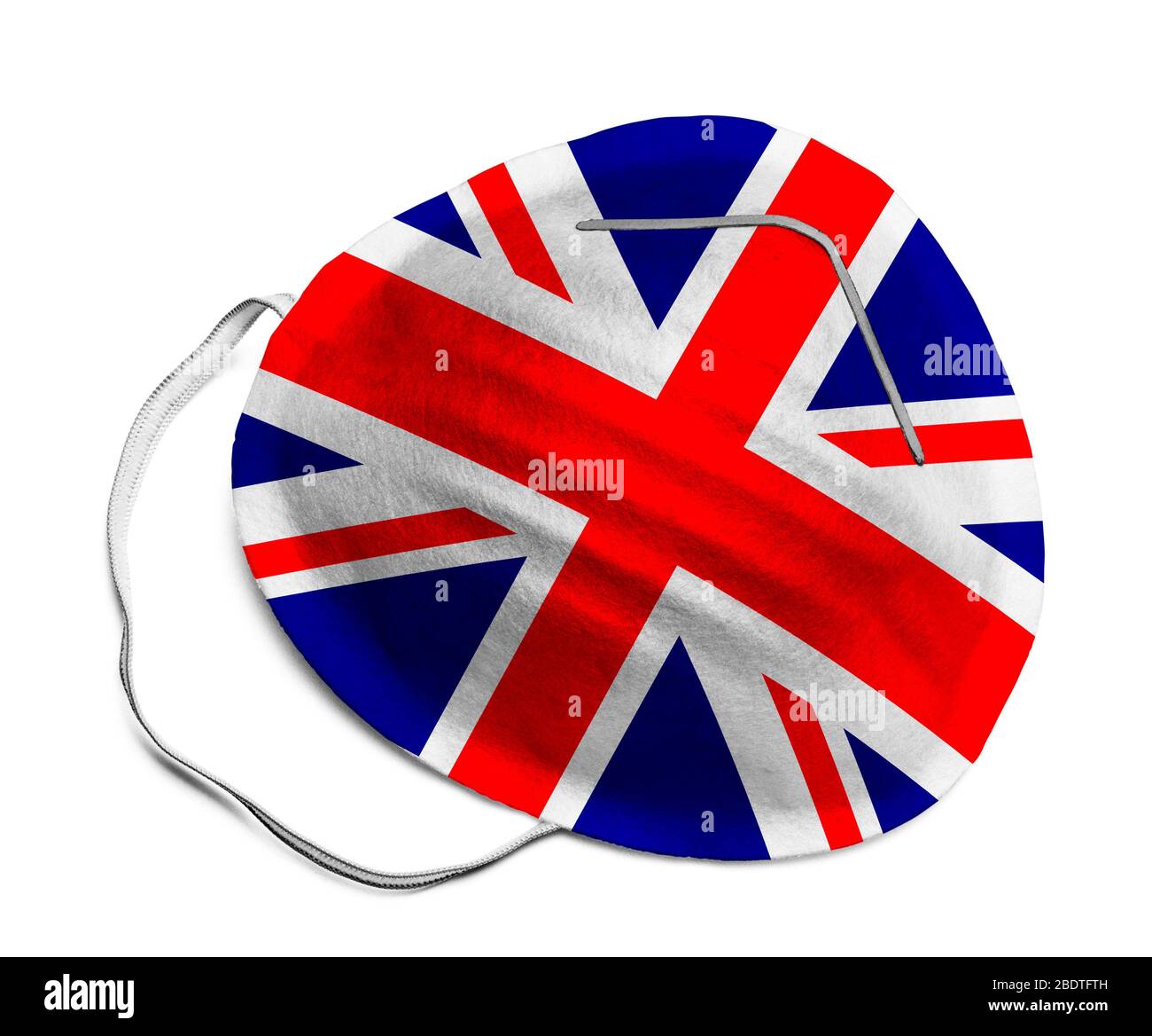 Maschera medica N95 con bandiera inglese isolata su sfondo bianco. Foto Stock