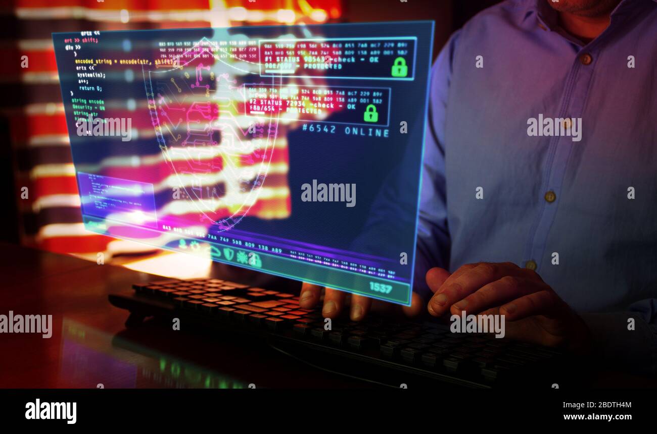 Uomo che digita tastiera del computer con futuristico schermo ologramma. Concetto astratto di sicurezza informatica, protezione informatica, programmazione e sicurezza di Internet Foto Stock