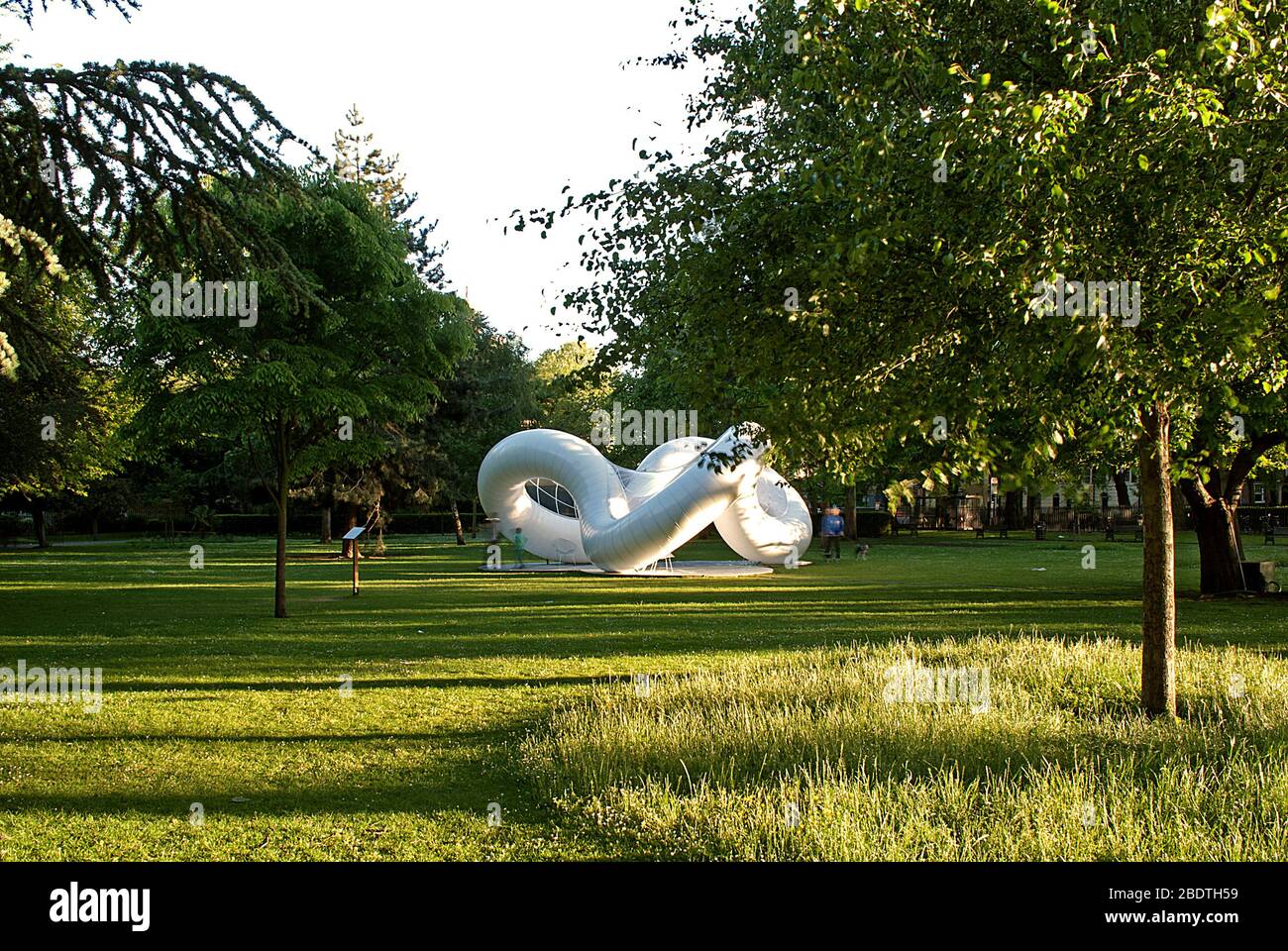 Triumph Pavilion Peace Pavilion, Museum Gardens, Cambridge Heath Road, Londra E2 di Atelier Zundel Cristea AZC architetto Foto Stock