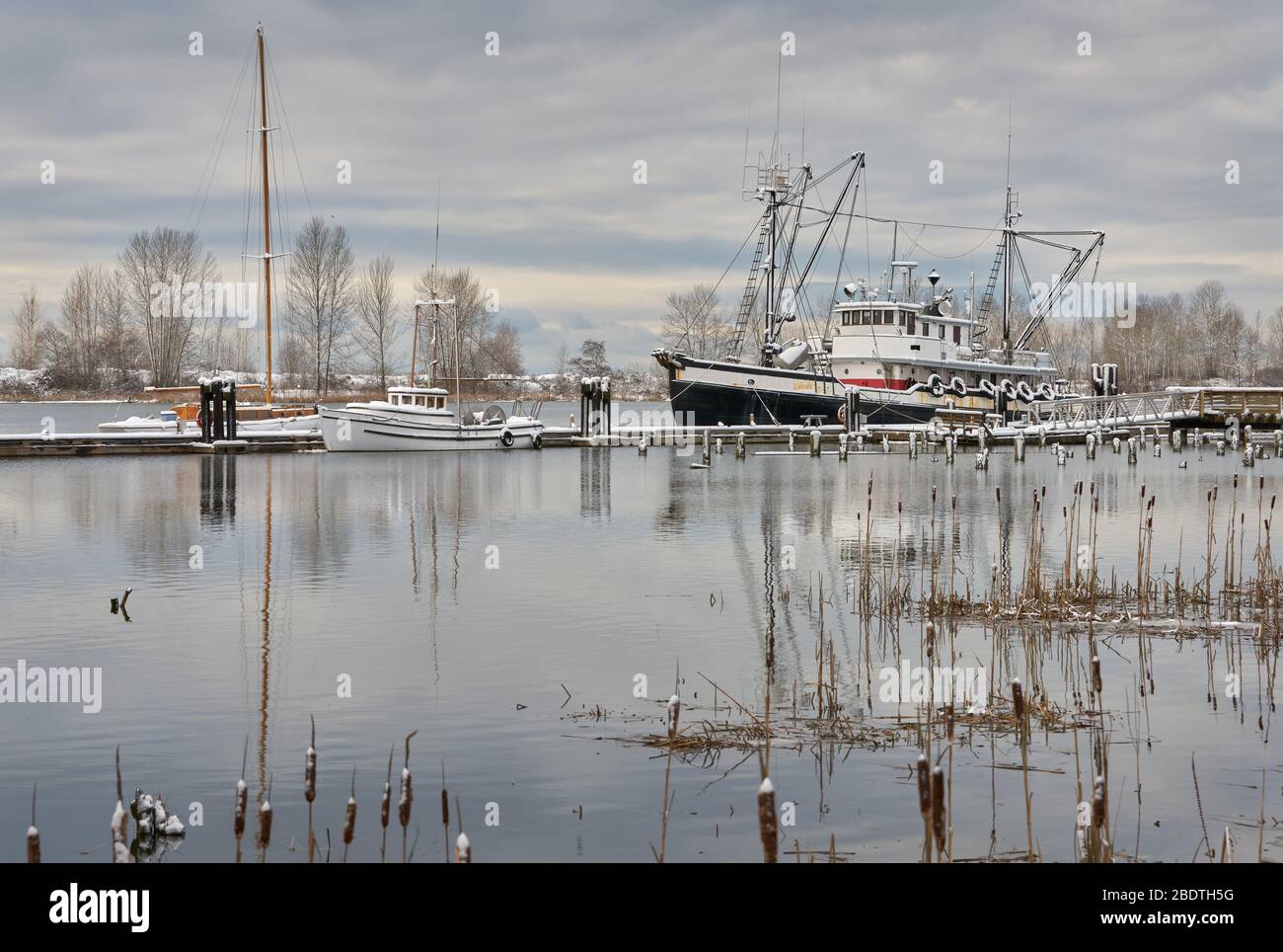 Britannia Shipyards neve invernale Richmond. Neve invernale presso lo storico cantiere navale Britannia Heritage sulle rive del fiume Fraser a Steveston, Briti Foto Stock