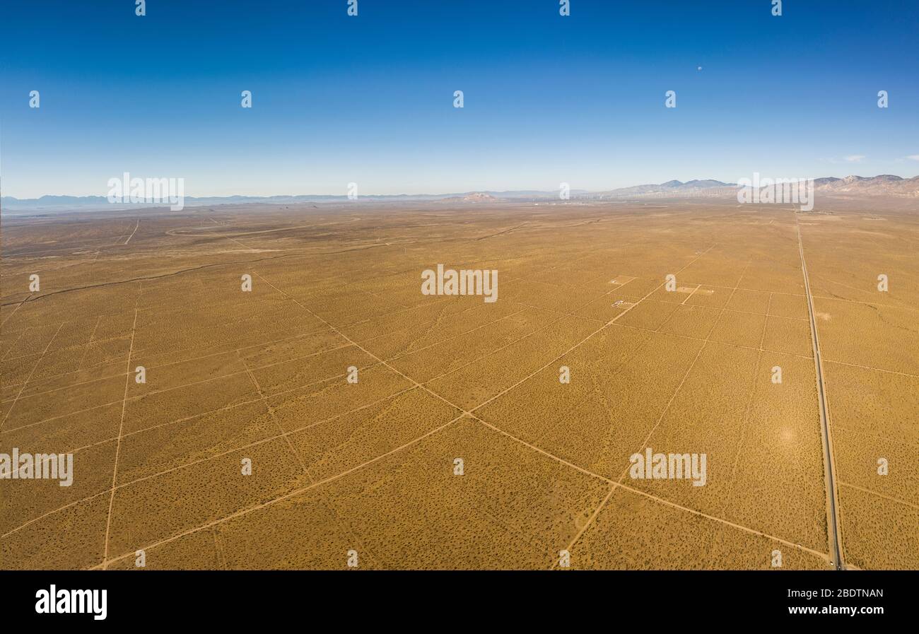 California City è una griglia abbandonata di strade in una città fantasma Foto Stock