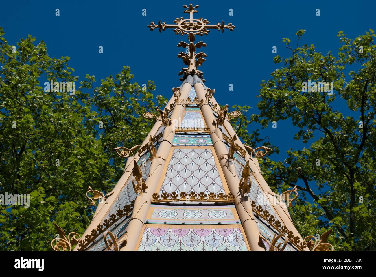 Buxton Memorial Water Fountain Neo Gothic Architecture 1 Millbank, Westminster, London SW1P 3JU di Charles Buxton Samuel Sanders Teulon Foto Stock