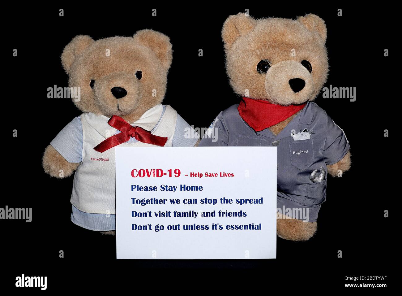 Aiuto Salva vite - per favore rimani a casa e fermare la diffusione di COVID-19 non visitare la famiglia e gli amici. Non uscire a meno che non sia essenziale Foto Stock
