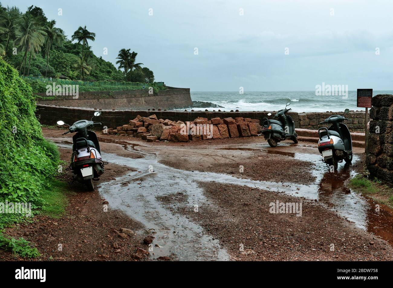 Aguada Fort - Goa Nord, India. Nella pioggia di monsun. Stagione della pioggia. Goa fuori stagione. Foto Stock