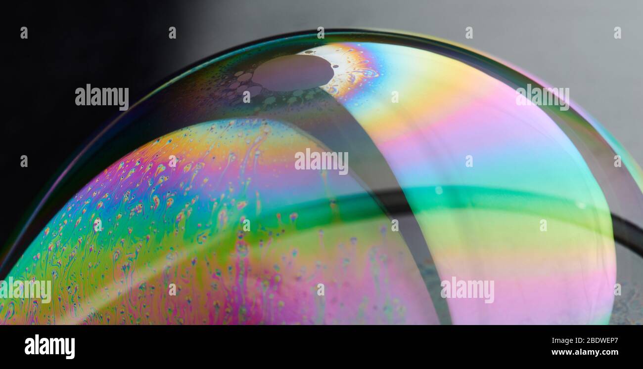 Astratto sfondo colorato. Vista ravvicinata del cerchio di sapone a bolle d'aria Foto Stock