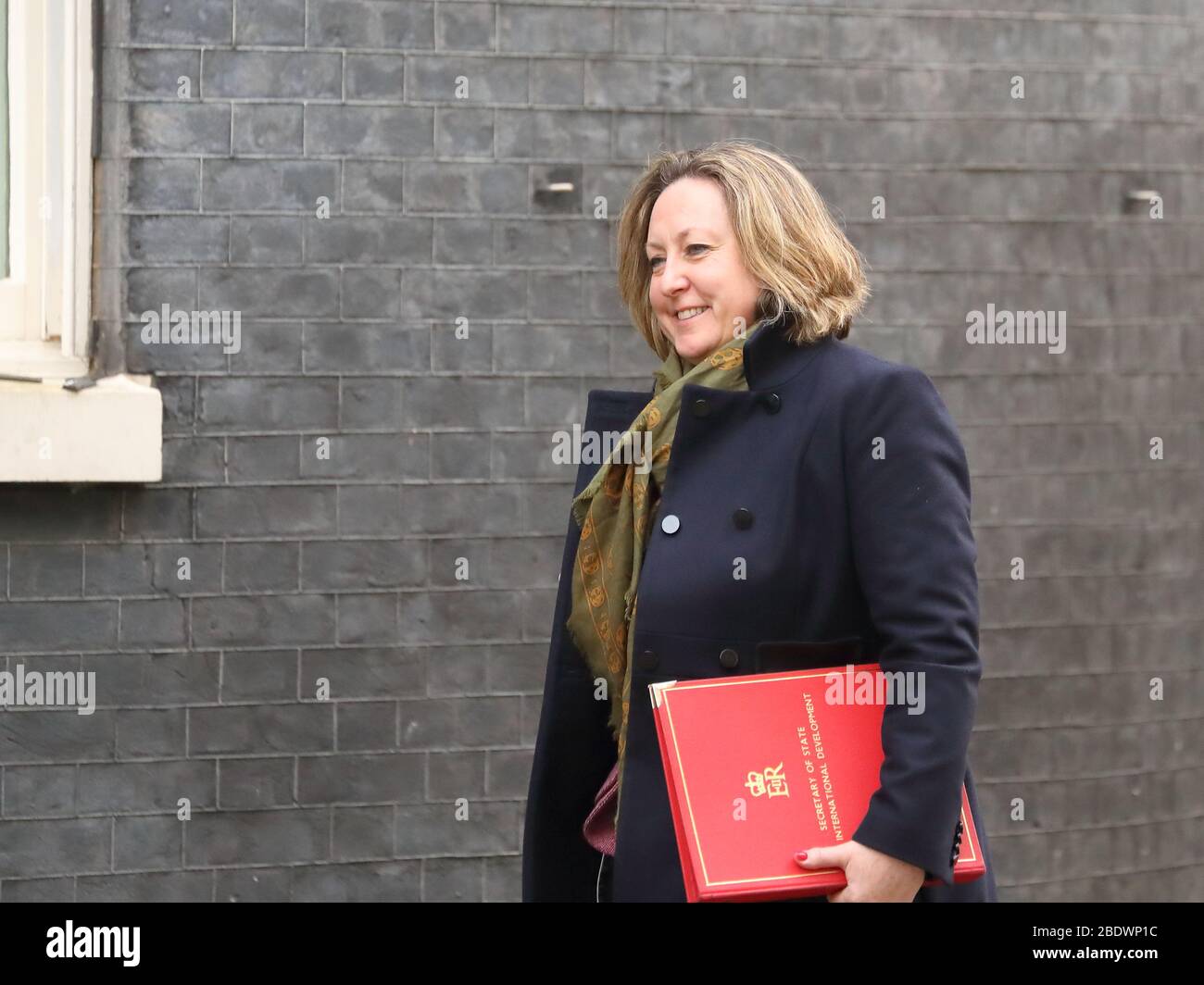 Il Segretario dello sviluppo Internazionale Anne-Marie Trevelyan arriva per il meeting settimanale del Gabinetto a Downing Street, Londra, Regno Unito Foto Stock