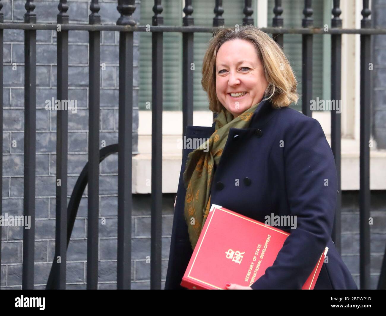 Il Segretario dello sviluppo Internazionale Anne-Marie Trevelyan arriva per il meeting settimanale del Gabinetto a Downing Street, Londra, Regno Unito Foto Stock