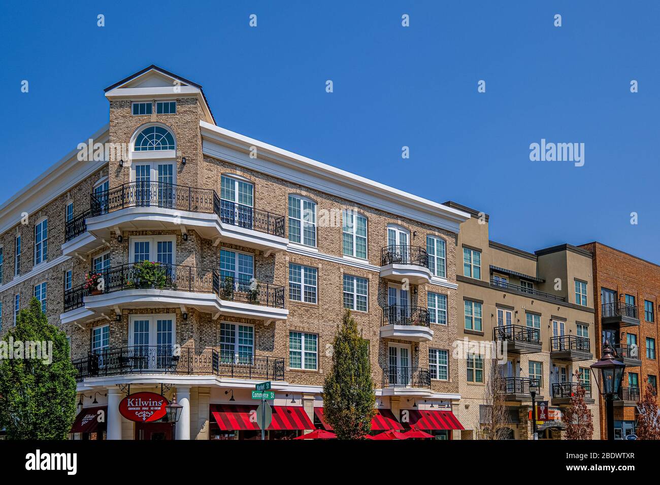 Appartamenti loft su Retail Space Foto Stock