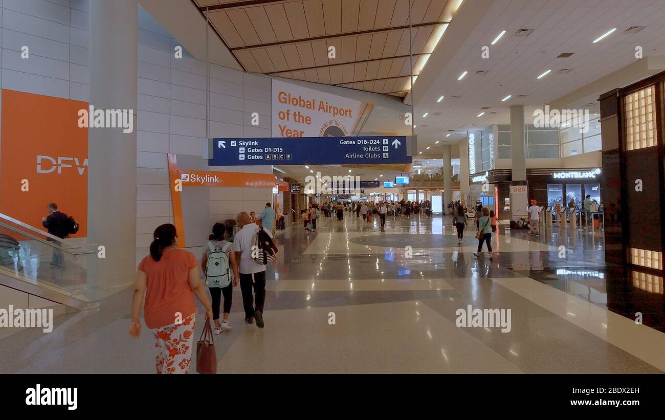 Partenze Gates all'Aeroporto di Dallas Fort Worth - DALLAS, STATI UNITI - 20 GIUGNO 2019 Foto Stock