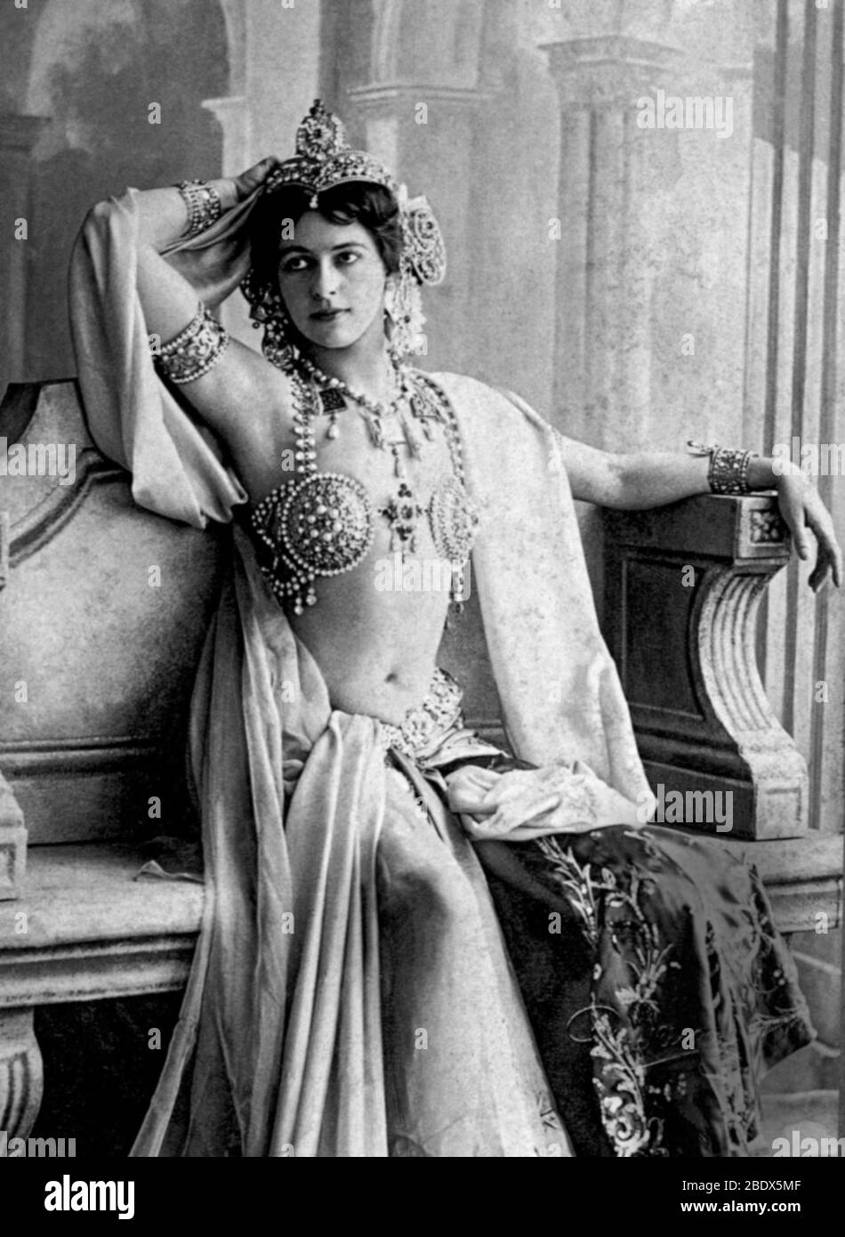 Mata Hari, olandese danzatrice esotica e cortigiano Foto Stock