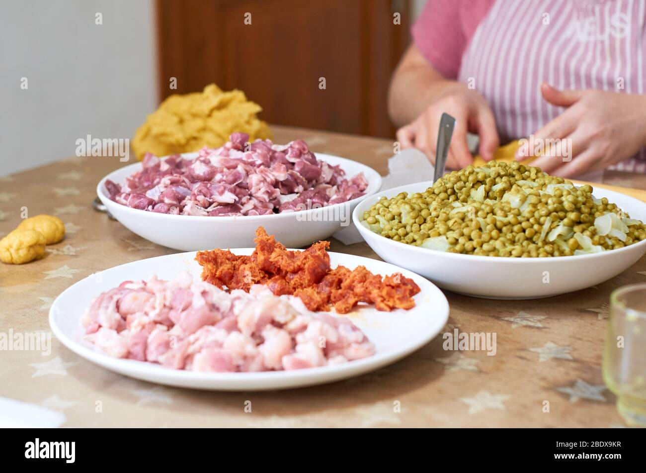 Preparare "panades" di cibo tradizionale di Maiorca Foto Stock