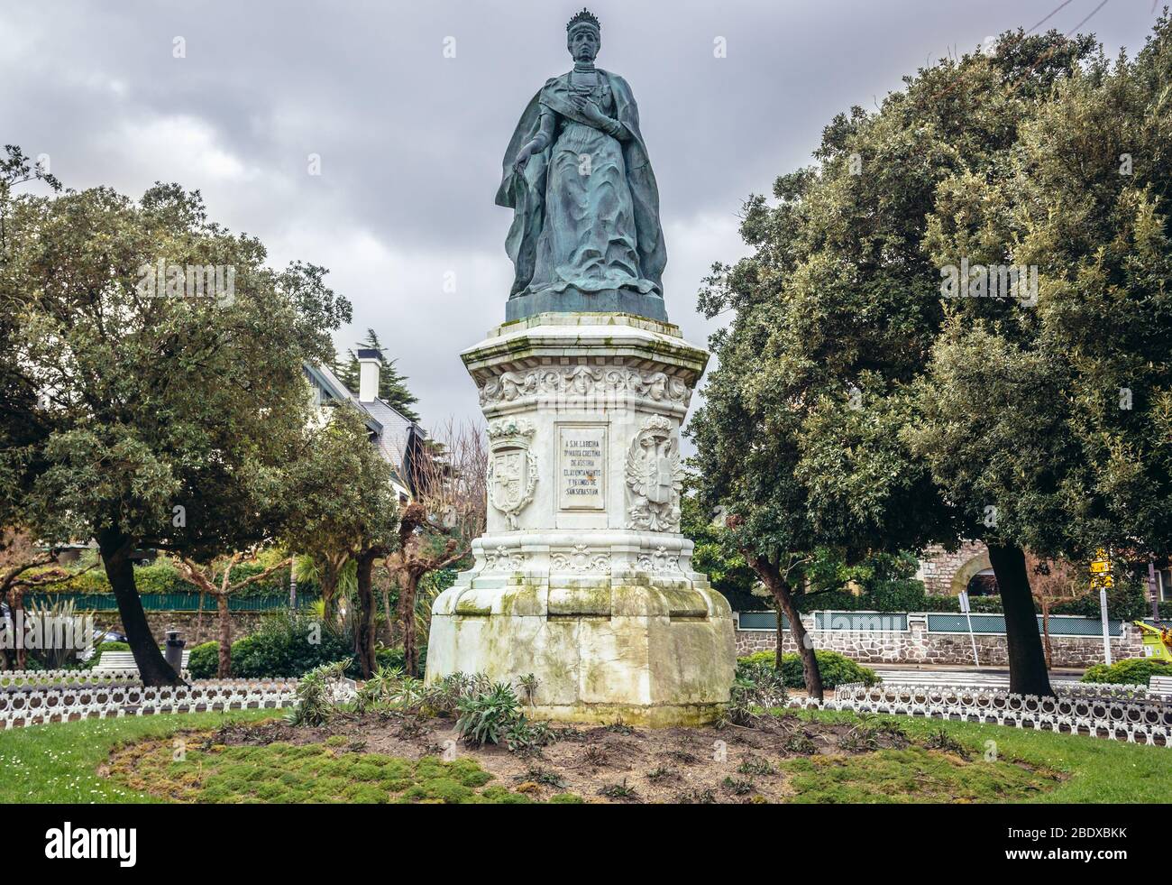 Statua di Maria Christina d'Austria nel Parco Ondarreta di San Sebastian città costiera situata nella Comunità Autonoma Basca, Spagna Foto Stock