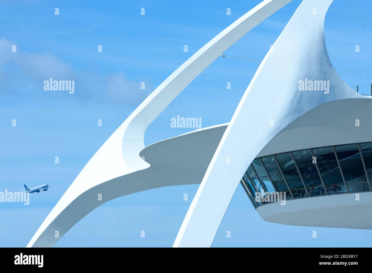 LAX, Aeroporto Internazionale di Los Angeles, Los Angeles, California - primo piano dell'architettura futuristica dell'edificio a tema. Foto Stock