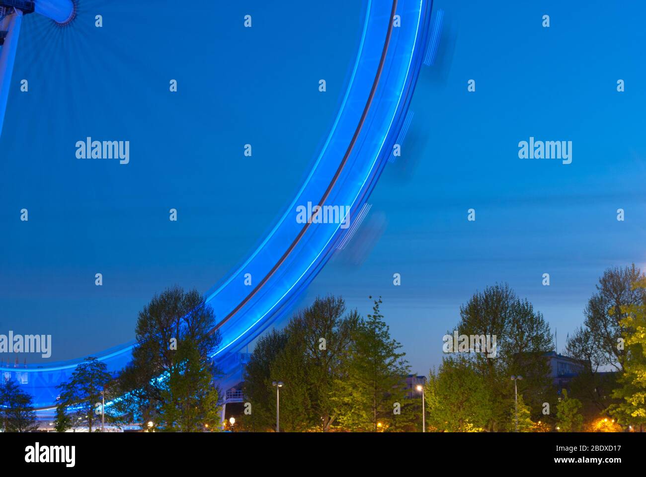 Ruota panoramica rotante London Eye (ruota Millenium), la passeggiata della Regina, Bishop's, Londra SE1 7PB progettato da Marks Barfield Architects Mace Construction Foto Stock