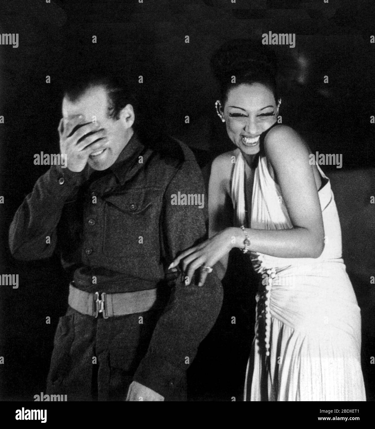 Seconda Guerra Mondiale, Josephine Baker Entertains Troops, 1945 Foto Stock