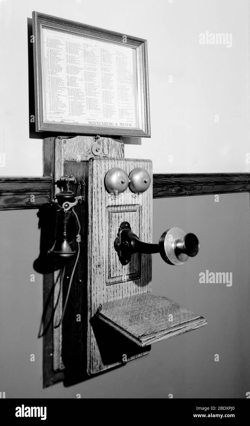 Telefono a parete con manovella Foto Stock