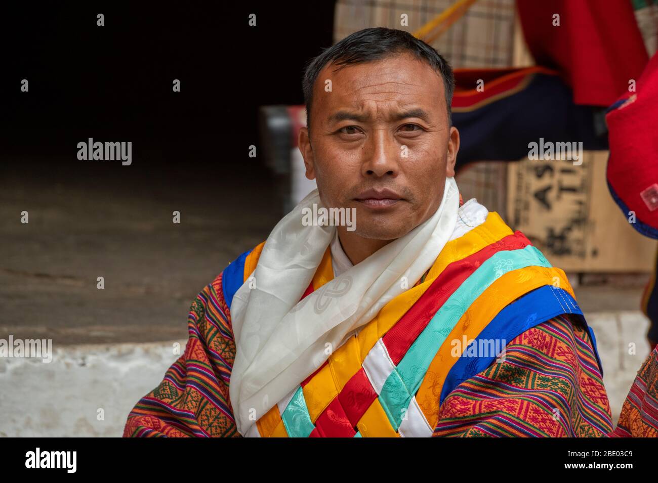 Bhutan, Punakha Dzong. Punakha Druchen Festival, artisti in abbigliamento tradizionale. Foto Stock