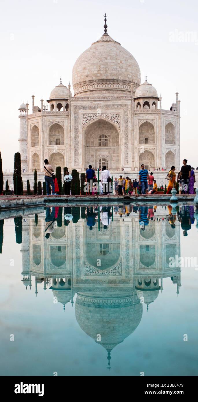 Taj Mahal esterno, Agra, Uttar Pradesh, India Foto Stock