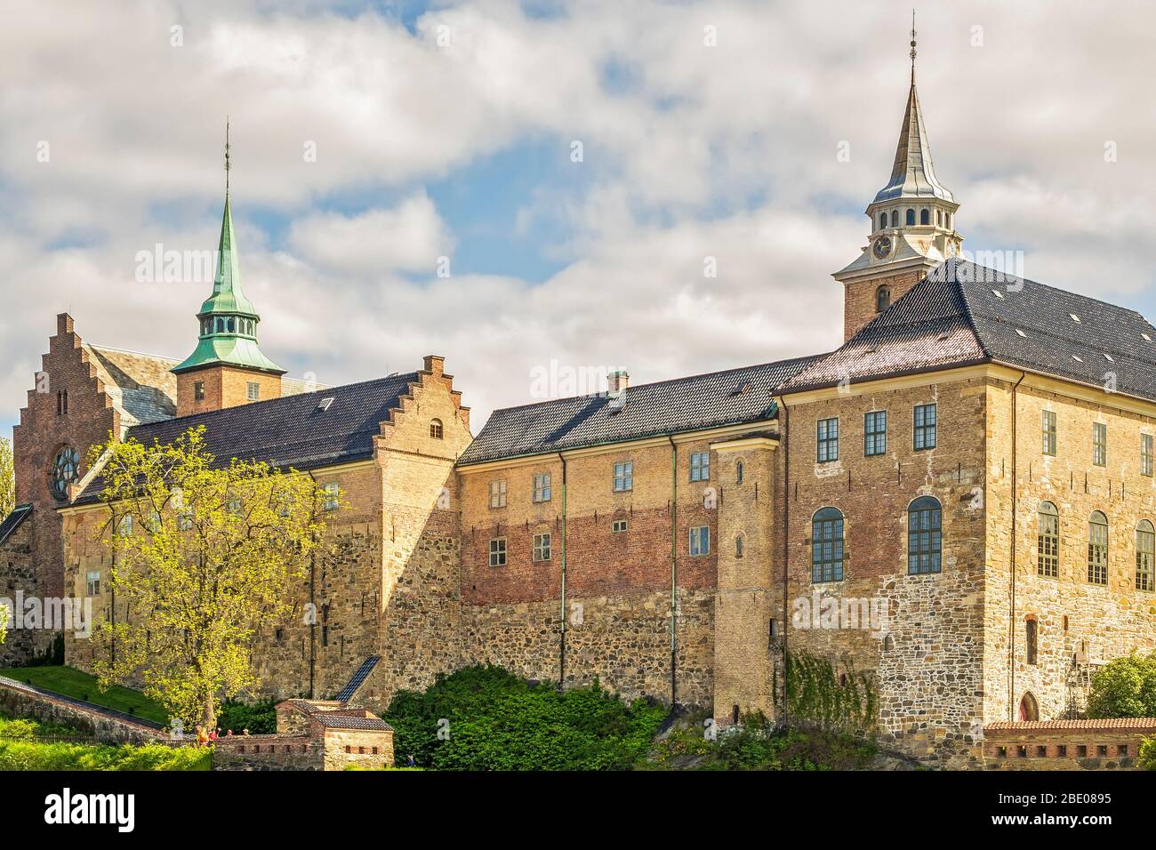 La Fortezza di Akershus visto dal mare Oslo Norvegia Foto Stock