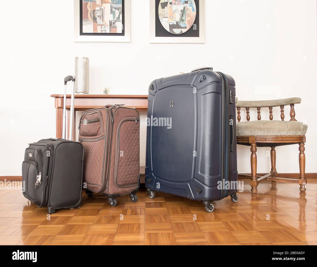 Valigie a casa Foto Stock