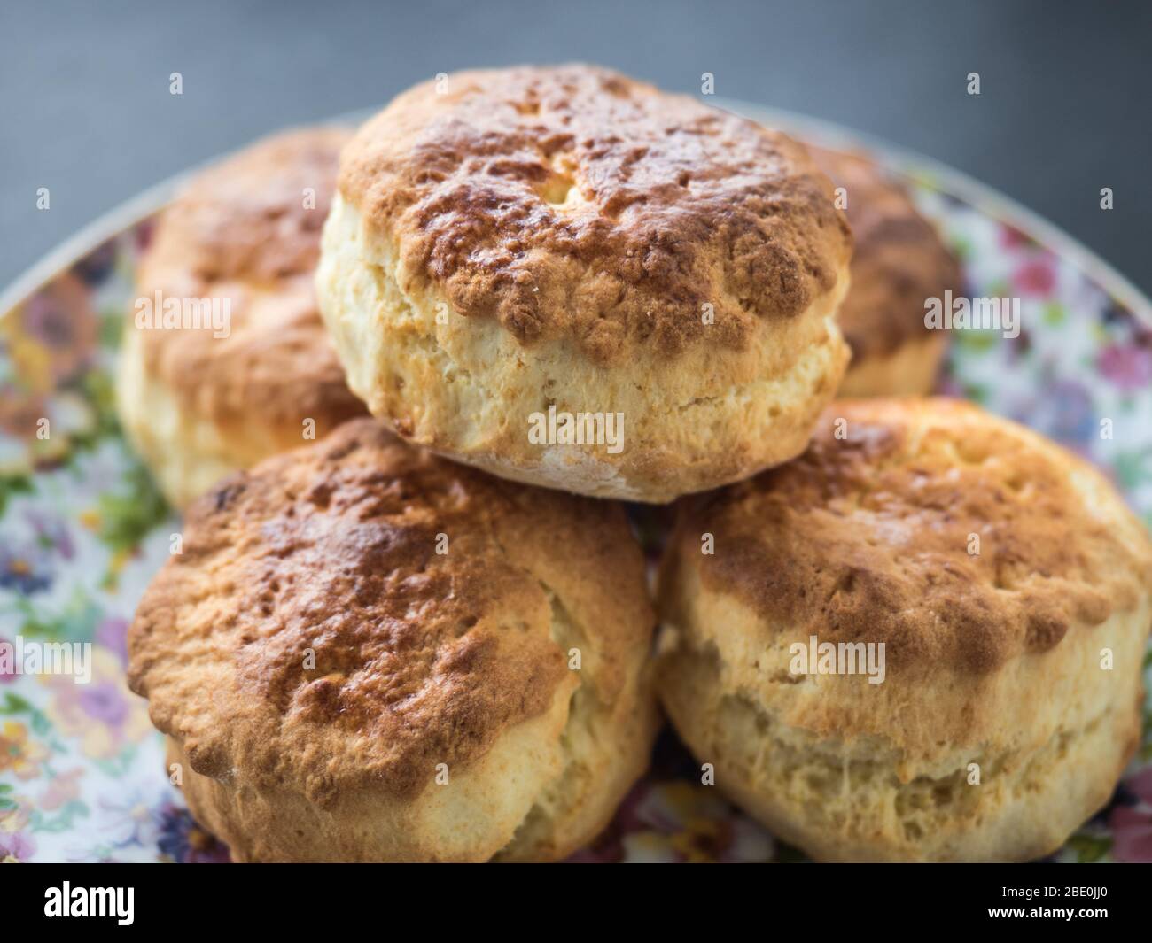 Focaccine fatte in casa appena sfornate. Primo piano Foto Stock