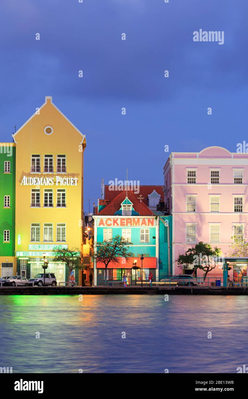 Edifici su Handelskade Street,quartiere di Punda,Willemstad,Curacao,dei Caraibi Foto Stock