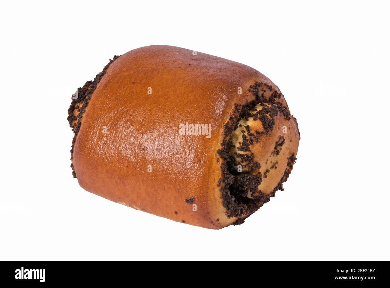 Cottura di panino dolce con semi di papavero su sfondo bianco Foto Stock