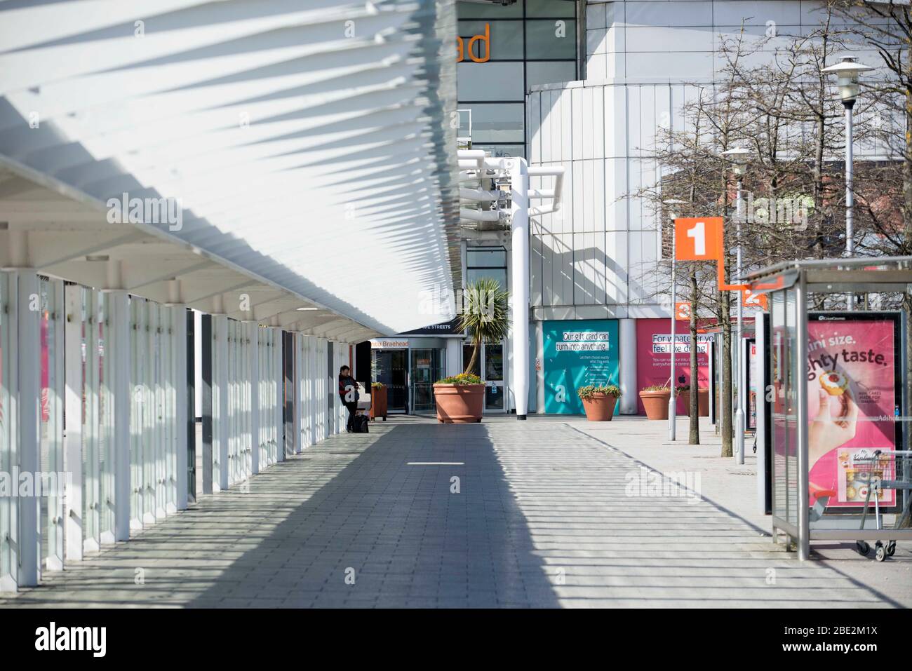 Paisley, Renfrewshire, Scozia, 11 aprile nel centro commerciale vicino Glasgow il sabato di Pasqua che sarebbe normalmente uno dei giorni più trafficati dell'anno. Weekend di Pasqua durante il blocco del cosid-19 nel Regno Unito. Foto Stock