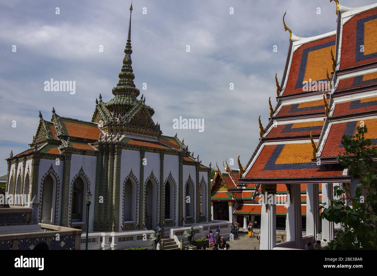 Bangkok, Thailandia - 25 luglio 2010: Phra Wiharn Yod al Tempio del Buddha di Smeraldo a Bangkok Foto Stock