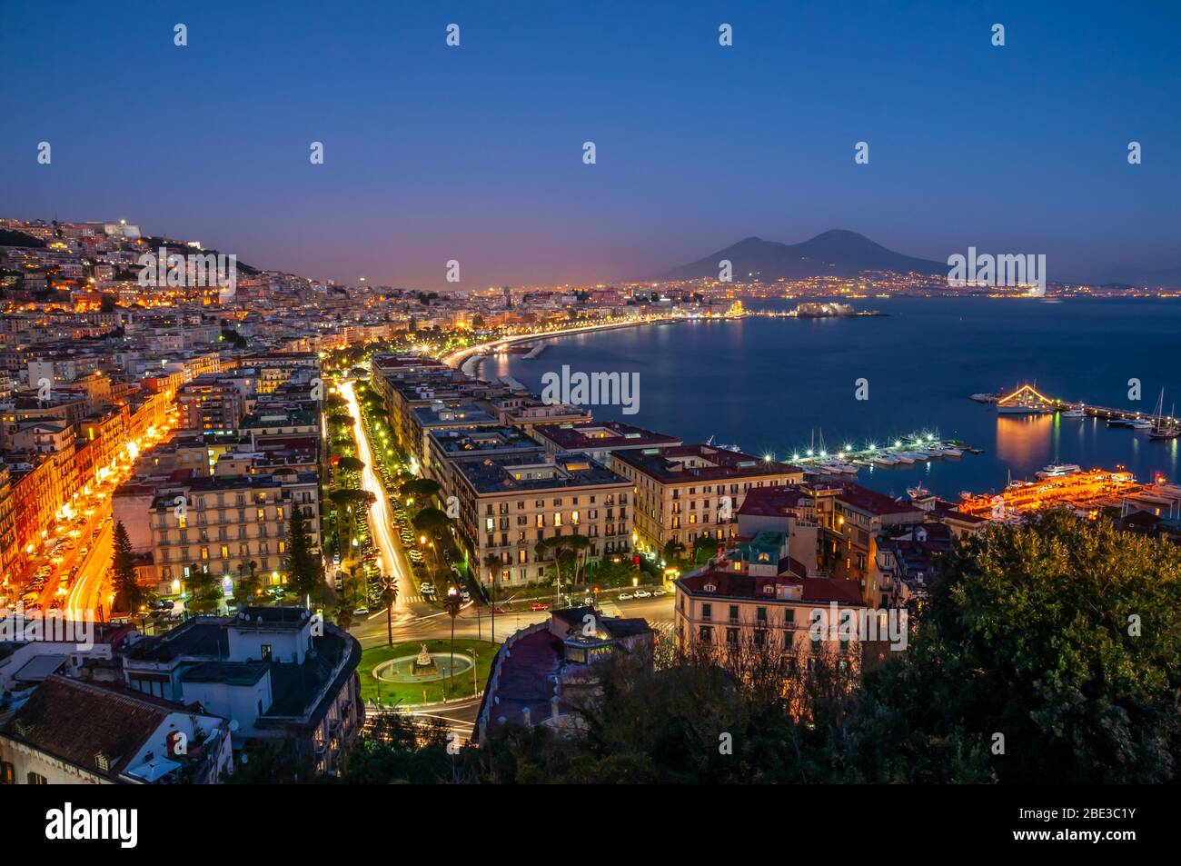 Vista da Posillipo della bellissima città di Napoli. Foto Stock