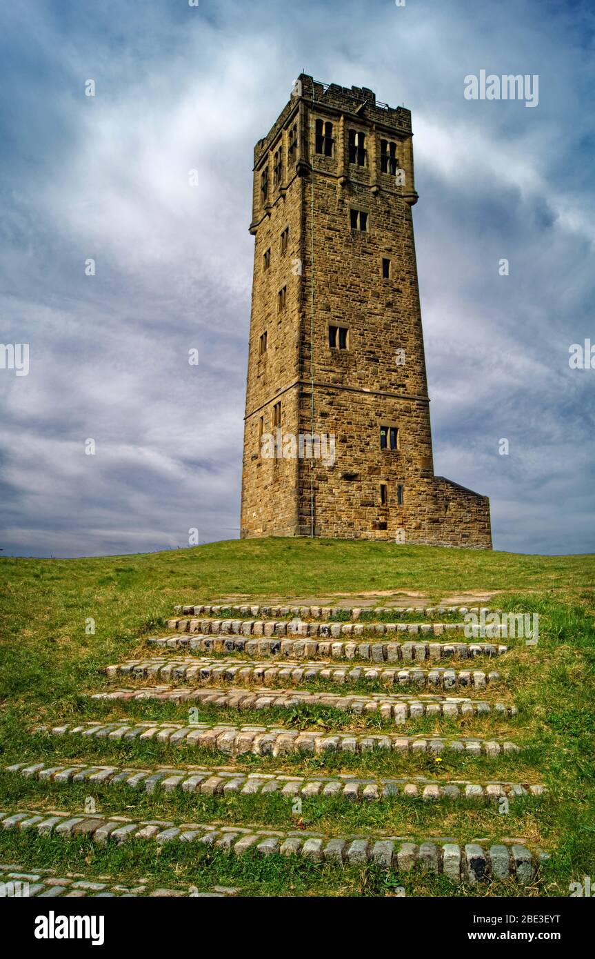 Regno Unito, West Yorkshire, Huddersfield, Castle Hill, Victoria Tower Foto Stock