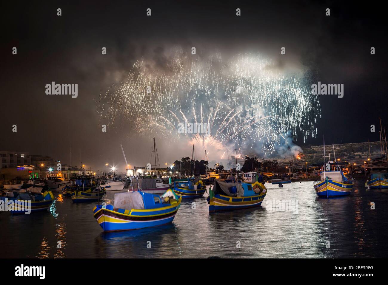 Fuochi d'artificio, Marsaxlokk, Malta Foto Stock