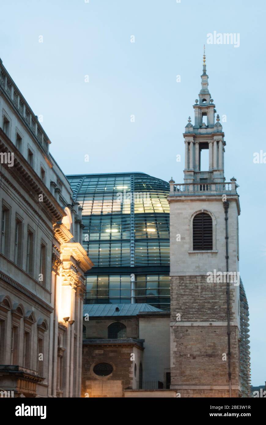 Architettura Barocca edifici in pietra Ombre dettaglio architettonico Chiesa di S. Stefano Walbrook Chiesa di Walbrook, Londra EC4N Sir Christopher Wren Foto Stock