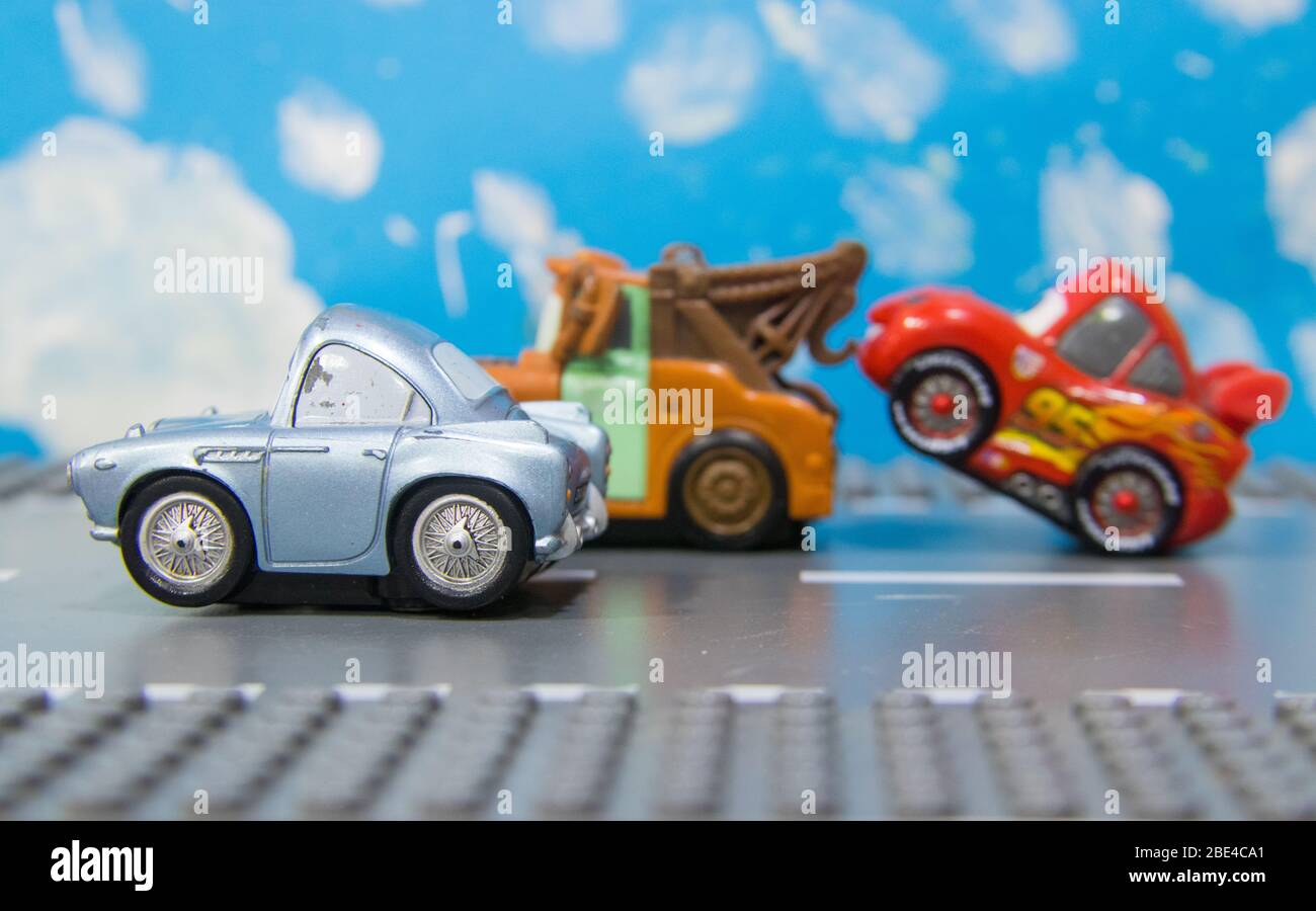 cartoon personaggi auto film mini modelli in un'atmosfera e sfondo isolamento di sfondo street look Foto Stock