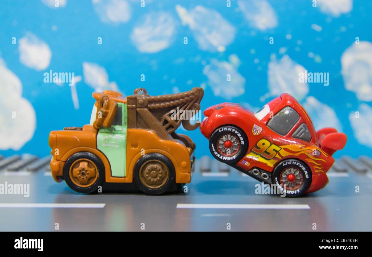 cartoon personaggi auto film mini modelli in un'atmosfera e sfondo isolamento di sfondo street look Foto Stock