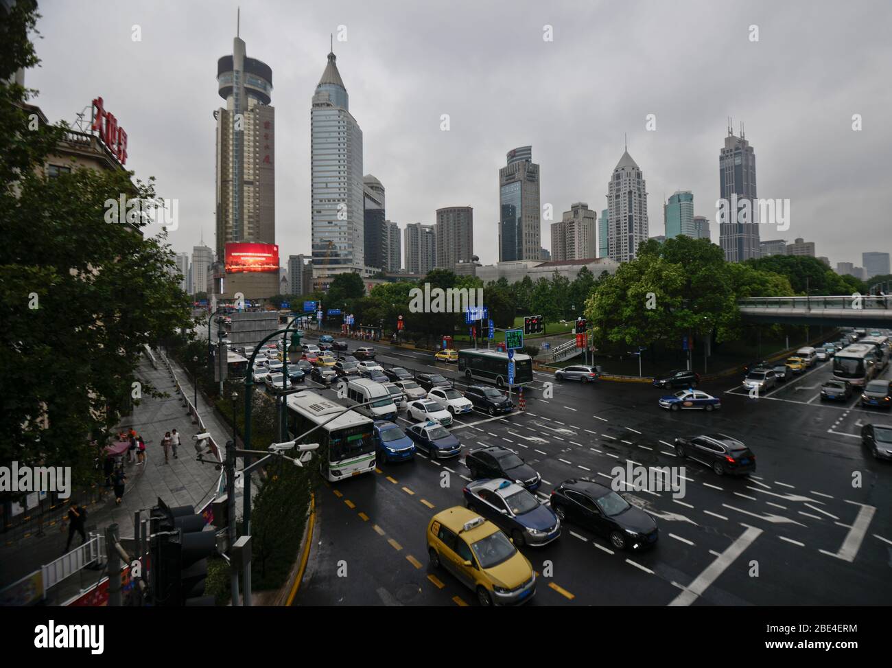 Grattacieli in Xizang Road, Shanghai, Cina Foto Stock