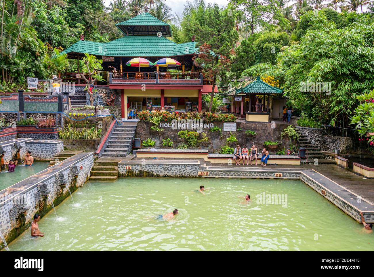 Vista orizzontale delle sorgenti termali di Banjar a Bali, Indonesia. Foto Stock