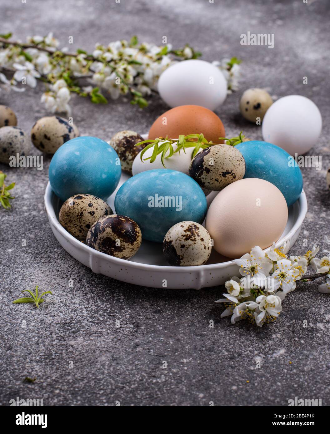 Uova di Pasqua di colore blu Foto Stock