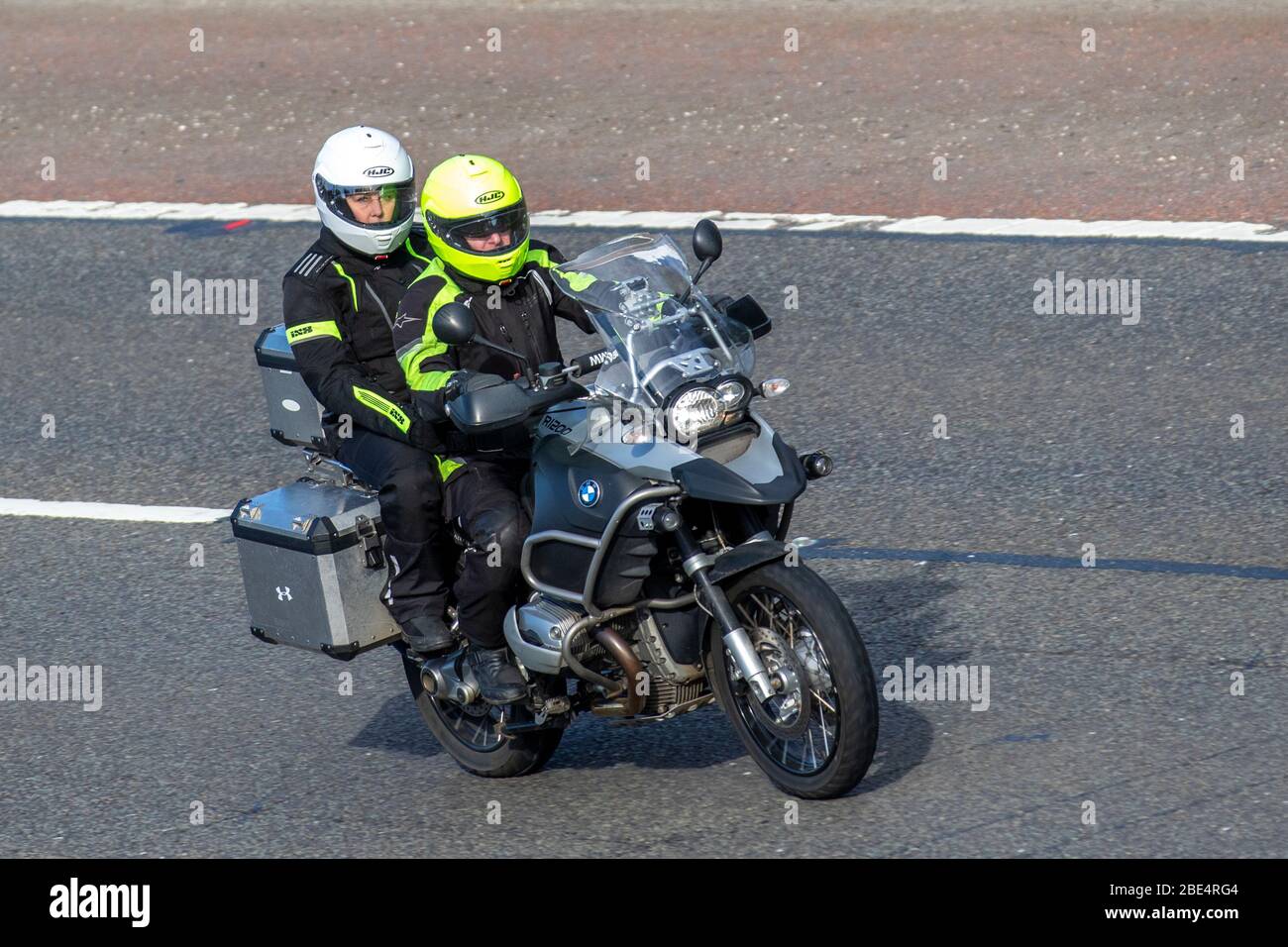 BMW R1200 motociclista; trasporto a due ruote, moto, veicolo, strade, moto, motociclisti motociclisti automobilistici sulla M6 autostrada Chorley, Regno Unito Foto Stock