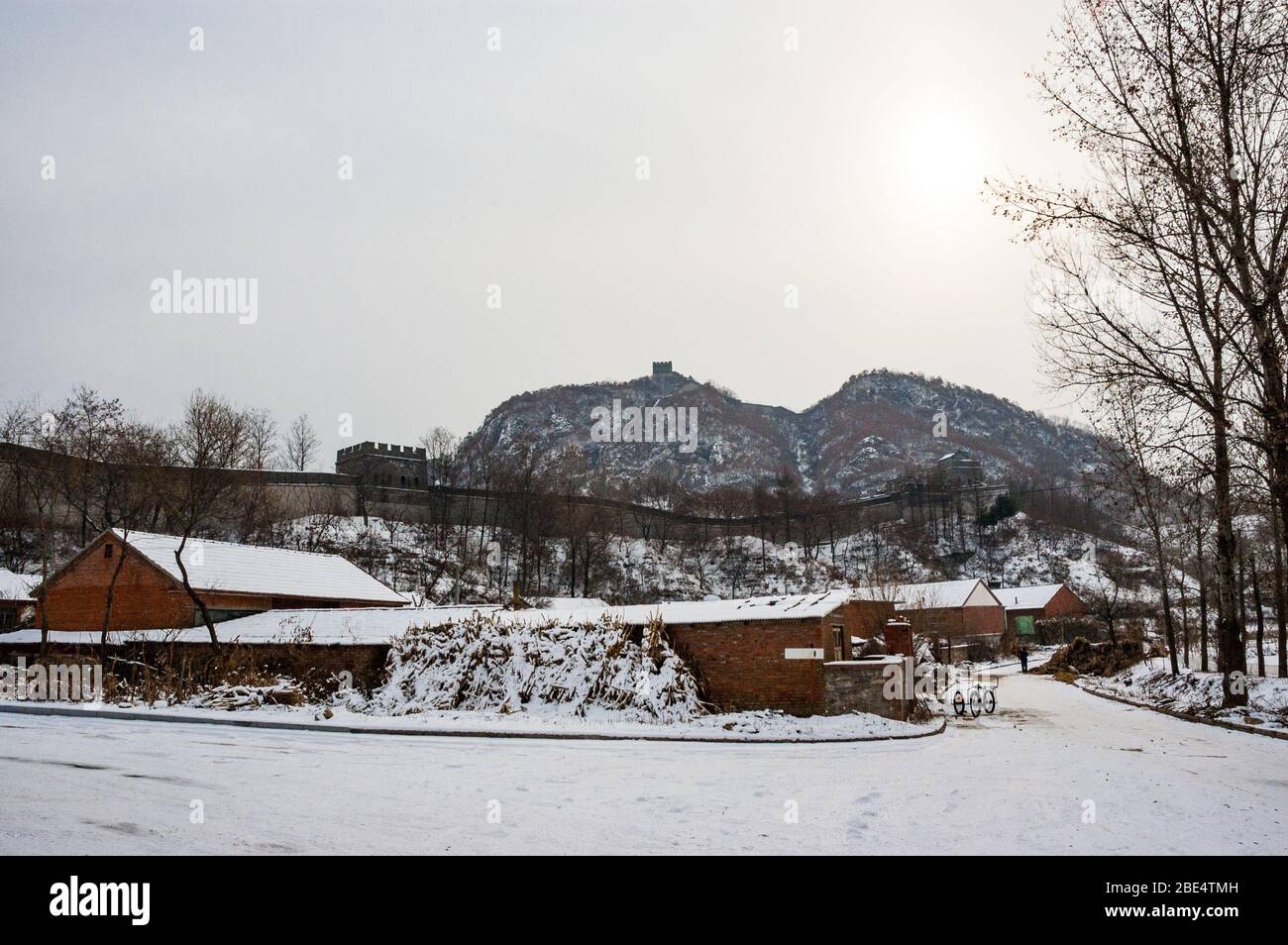 La Grande Muraglia della montagna Tiger al confine con la Corea del Nord vicino a Dandong, provincia di Liaoning, Cina. Foto Stock