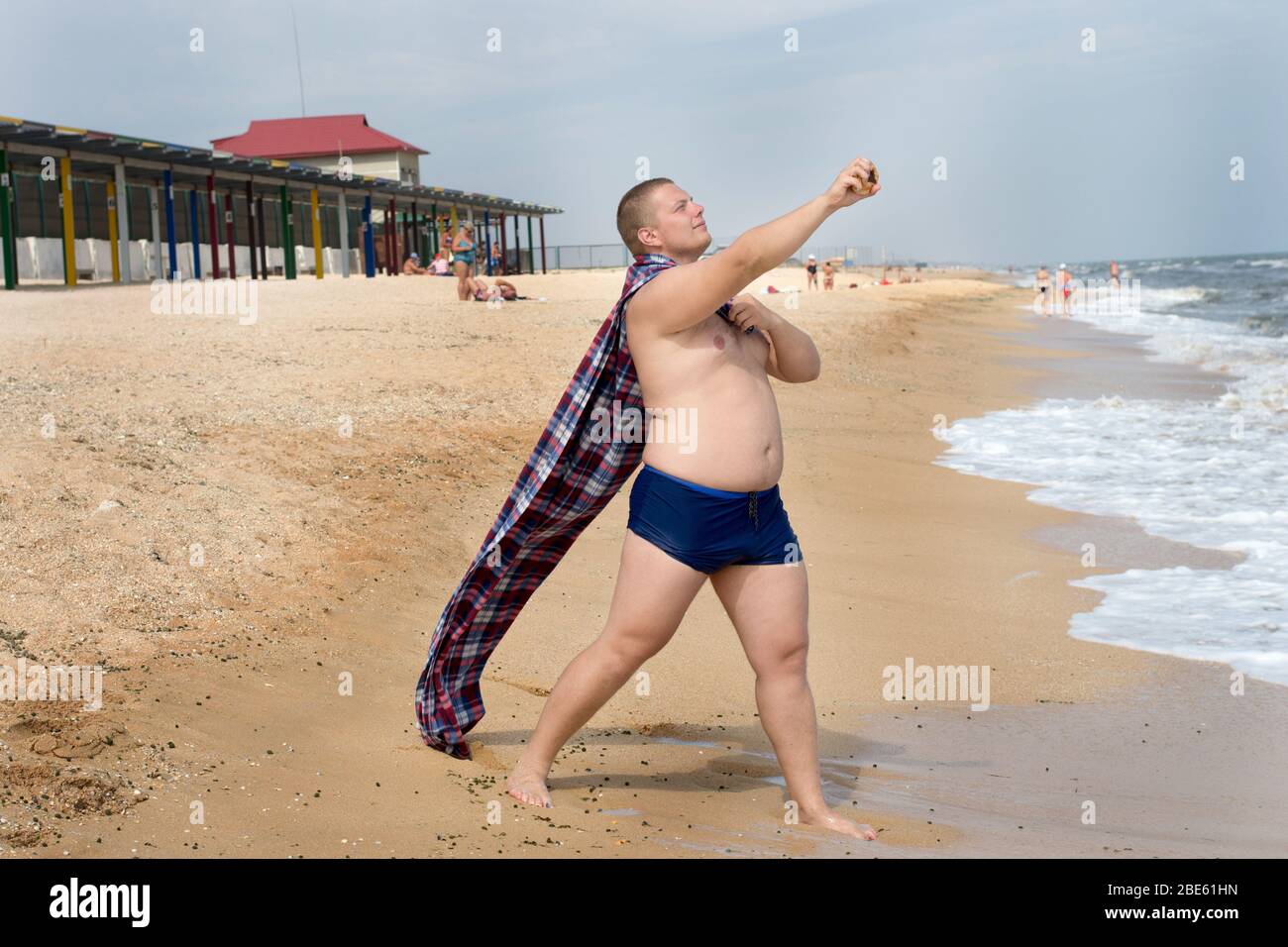 Uomo grasso della pancia al mare immagini e fotografie stock ad alta  risoluzione - Alamy