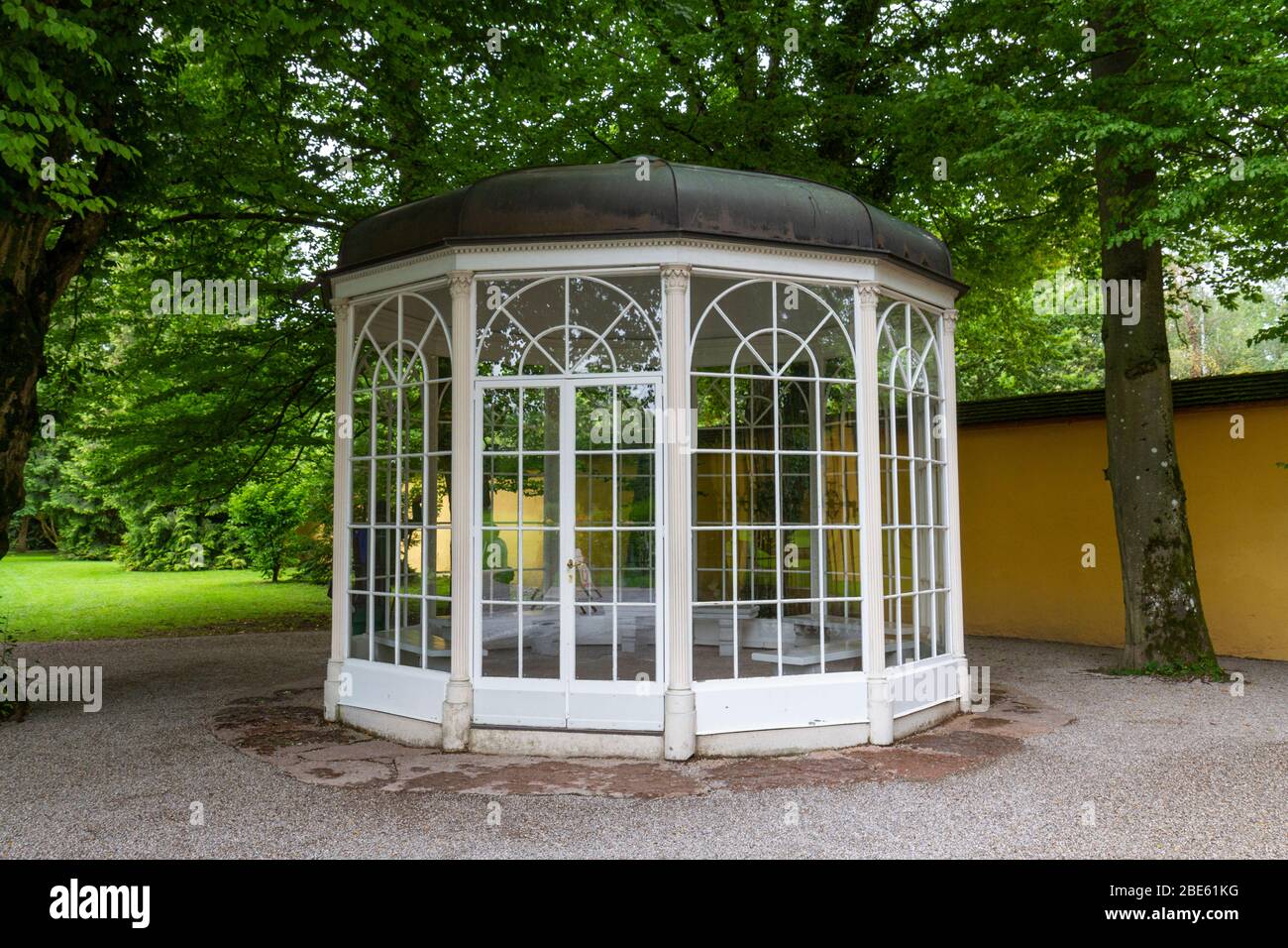 Il padiglione/gazebo originale Sound of Music nei terreni di Schloss Hellbrunn, Salisburgo, Austria. Foto Stock